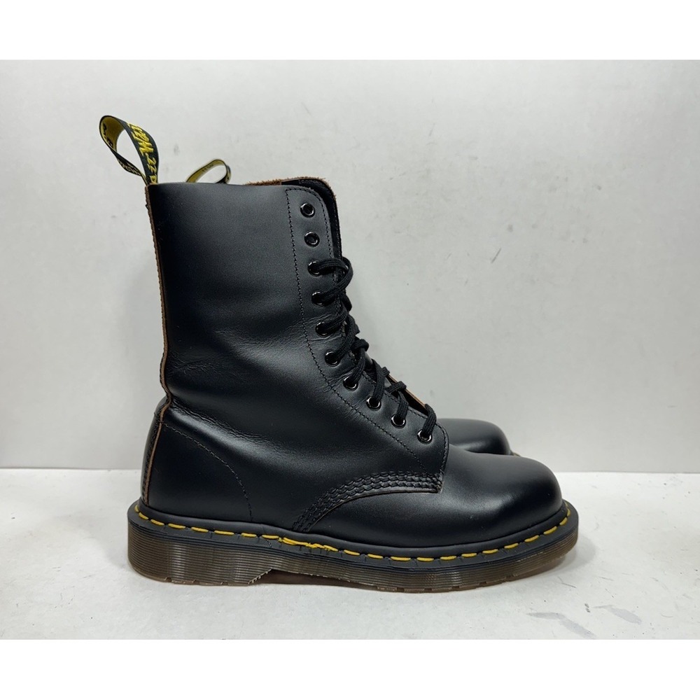 Doc Dr. Martens 1490 Leather Boots Made In England Womens Size 9 US / 7 UK Black
